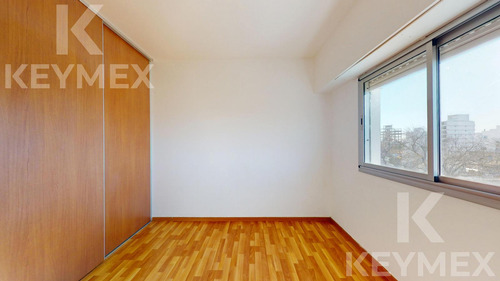 Departamento En Venta De 2 Dormitorios, La Plata