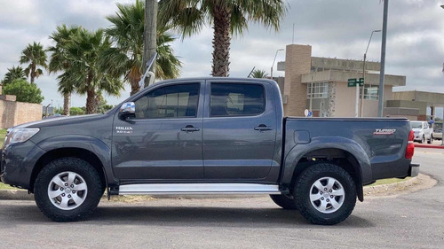 Toyota Hilux 3.0 Cd Srv Tdi 171cv 4x2 - B3 2015