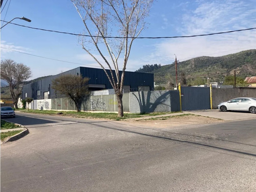 Arriendo Bodega De 325 M² En El Salto, Recoleta.