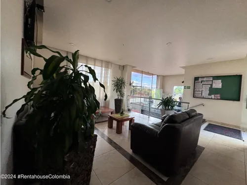 Apartamento En Modelia Occidental Rah Co: 25-143