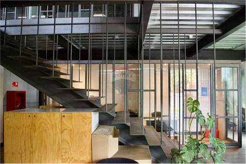 Excelentes Oficinas/bodegas En Muy Buena Ubicación