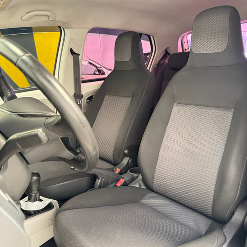 Volkswagen Up! MOVE 1.0 TSI TOTAL FLEX 12V 5P