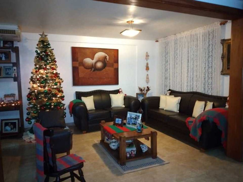 Imagen 4 de 11 de Se Vende Th En Urb. Lomas Del Sol. Tipuro.