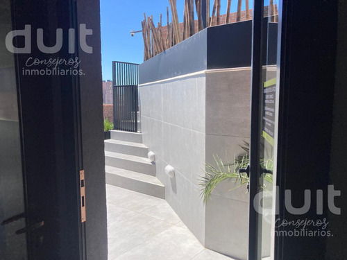 Piso 4to Con Balcon. Oportunidad En Nueva Cordoba!