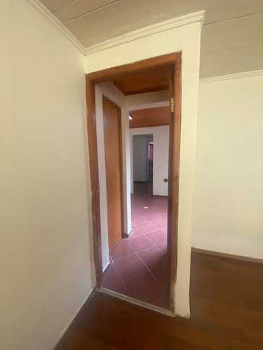 Casa Con Estacionamiento En Cauquenes, Maule