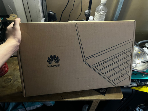 Hawái Matebook D 16 Intel I5 12th 8gb Ram 512ssd (sellada) Plateado (Usado)