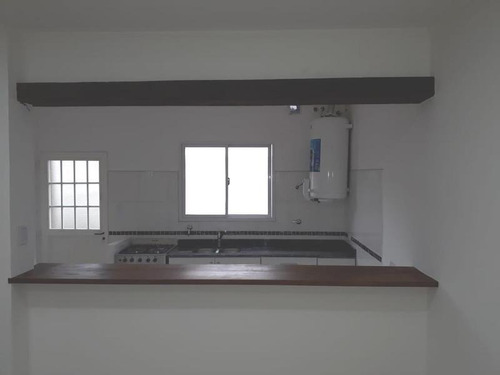 Ph En Venta De Tres Ambientes En Castelar