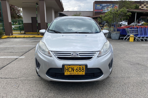 Ford Fiesta 1.6 Sportback Automática