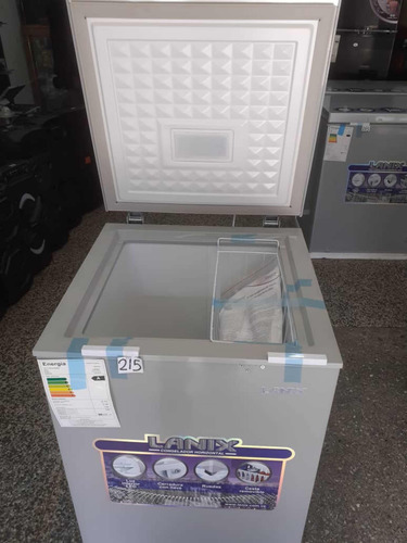 Freezer/congelador Lanix. 100 Litros, Luz, Rueda, Cerradura