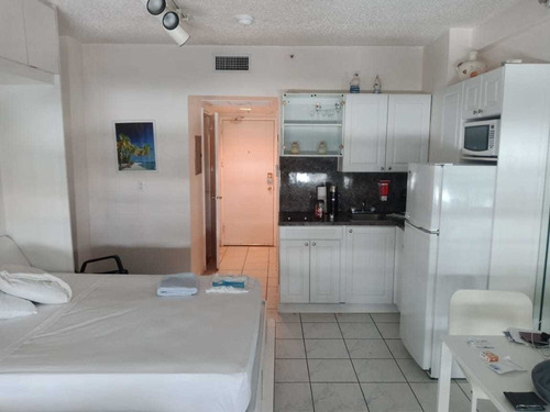 Alquiler De Departamentos, Collins Av, Miami, Florida