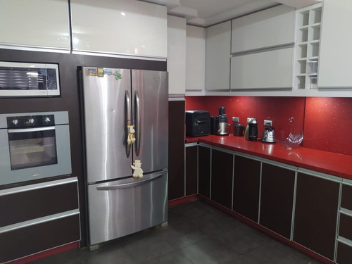 Imagen 8 de 25 de Town House En Urb. Lomas Del Este Res. Lomas Alto. Cl-fd605