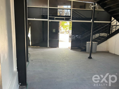 Local Comercial En Arriendo En Las Condes En Primer Piso