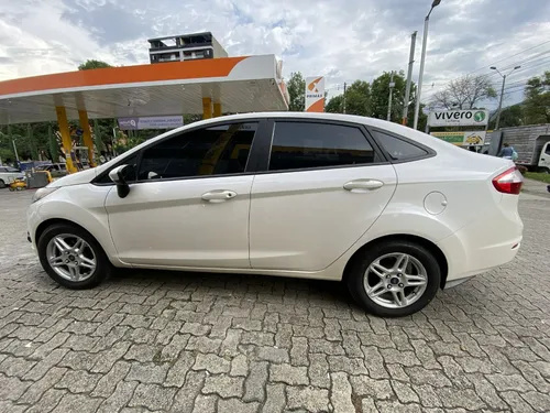 Ford Fiesta 1.6 Sportback Se