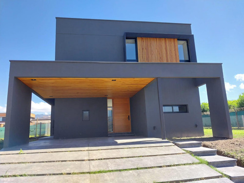 Espectacular Casa En Venta En Alto Verde 3, Yerba Buena
