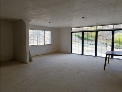 Vendo Quinta 1562m2 Const 3h+s/3.5b+s/10p Bosques De La Lagunita 8526