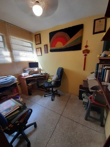 Imagen 8 de 28 de Fernando Guerrero Vende Casa Urb Trigal Sur Calle Abierta, Av Ppal Del Triga