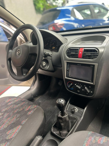 Chevrolet Corsa Corsa Hatchback 1.0 MPFI 8V 71cv 5p
