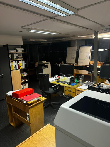 Alquiler Oficinas/local/consultorio(900m2) En Pleno Centro