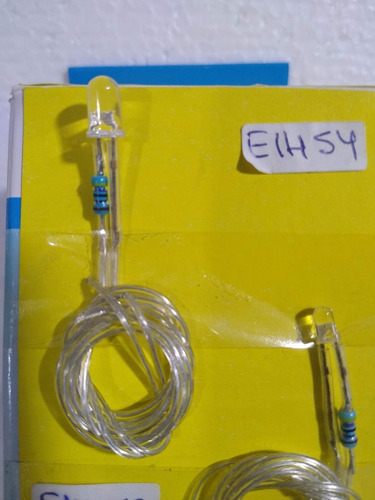 Imagen 3 de 4 de Nico 3 Leds De 5 Mm, Resistencia Y Cable Esc.todas (eih 54)
