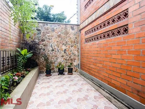 Casa Tranquila En Excelente Sector.(mls#235167)