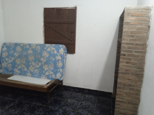 Casa Dois Quartos Amplos,sala Banheiro,cozinha,garagem Três