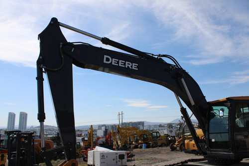 Excavadora John Deere E240lc 2021