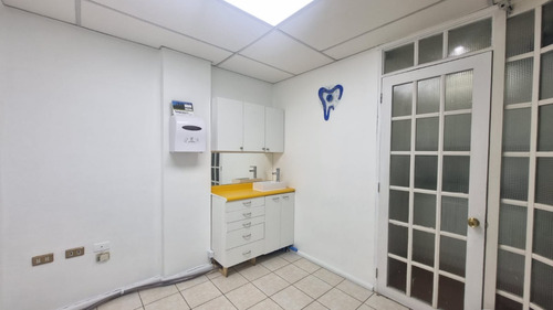 Céntricas Oficinas En Venta A Pasos De La Plaza De La Repúbl