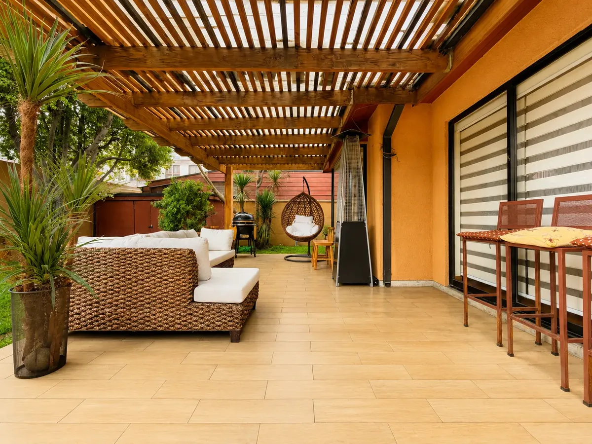 Imagen 1 de 18 de Casa De 3 Dormitorios Y 3 Baños En Condominio Privado