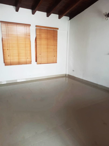 Imagen 9 de 14 de Venta De Casa - Urb. Los Nuevos Teques - Los Teques
