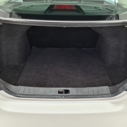 Imagen 13 de 15 de Nissan Versa Sense Tm 2017