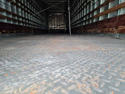 Imagem 9 de 11 de Carreta Baú Guerra Ano 2012 Com Porta Lateral 28 Plts 14.60
