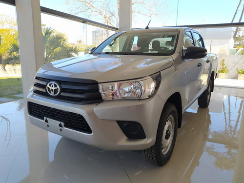 Toyota Hilux DX NAFTA 4X2