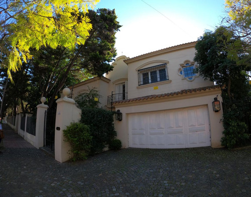 Casa A La Venta En Martinez De 4 Dormitorios - Av Libertador Al Rio - Vieyes 1200