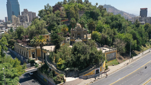 Victoria Subercaseaux / Metro Catolica / Cerro Santa Lucia