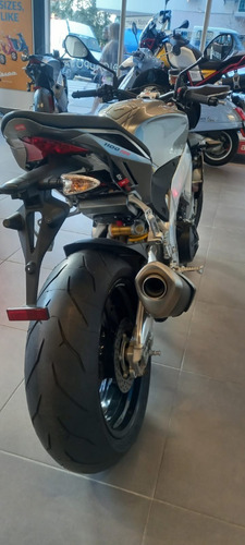 Imagen 4 de 11 de Aprilia Tuono 1100 V4