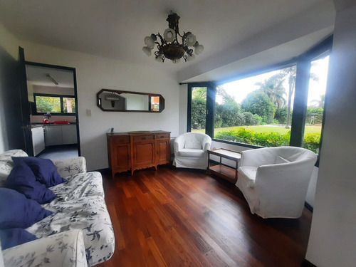 Ubicado En El Exclusivo Barrio Cerrado La Arboleda De Don Torcuato. Lindisima Casa Con 4 Dormitorios. Gran Lote De 920m2. Pileta. Muy Buen Estado.