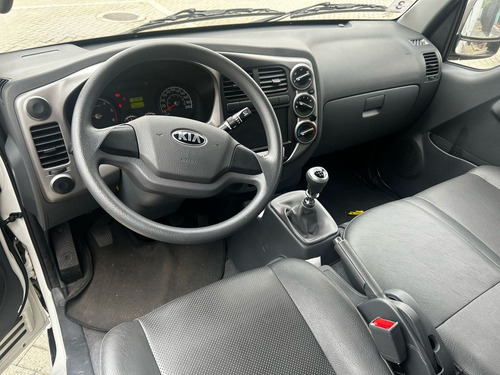 Kia Bongo 2.5 TD DIESEL STD CS MANUAL
