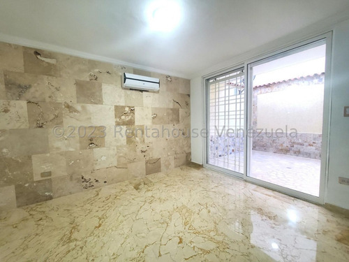 Casa Townhouse En Venta A Estrenar Cantarrana Zona Norte Maracay Todos Los Servicios Remodelada Marmol Porcelanato Estef 25-16085