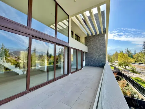 Duplex Con Jacuzzi Y Quincho Privado // 3d + 3b + Servicios