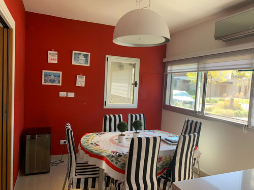 Casa En Venta En Buenos Aires Village