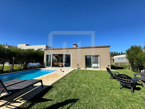 Casa En Venta En San Ferlipe Canning Village, Ezeiza