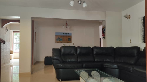 Imagen 2 de 14 de Casa Dos Pisos Av Perimetral San Antonio De Los Altos