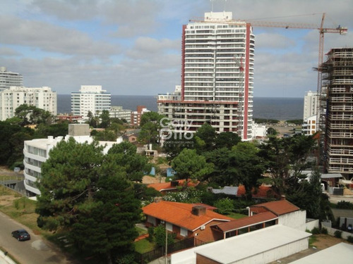 Apartamento En Venta Playa Brava 2 Dormitorios- Ref: 540