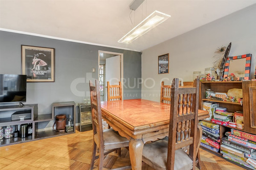 Casa En Venta De 3 Dorm. En Las Condes