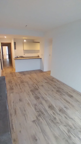 Excelente Departamento Un Dormitorio 6 E/ 65 Y 66
