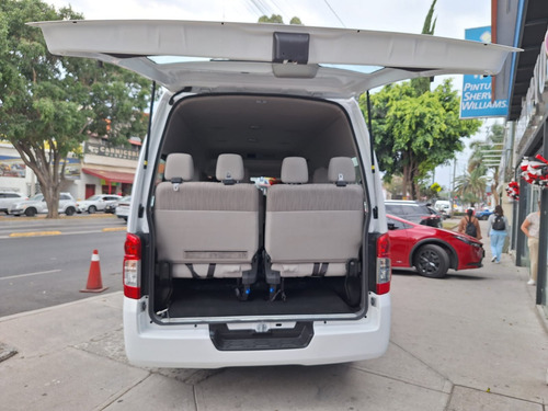 Nissan Urvan 2.5 15 Pas Amplia Aa Mt