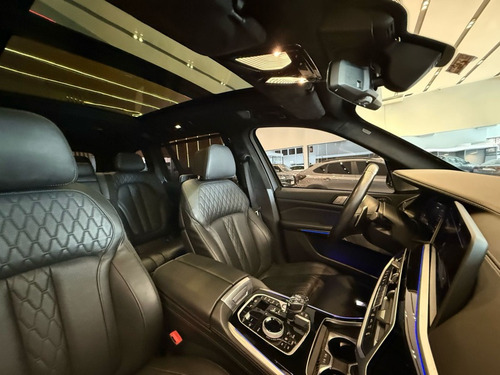 BMW X7 4.4 V8 M50I