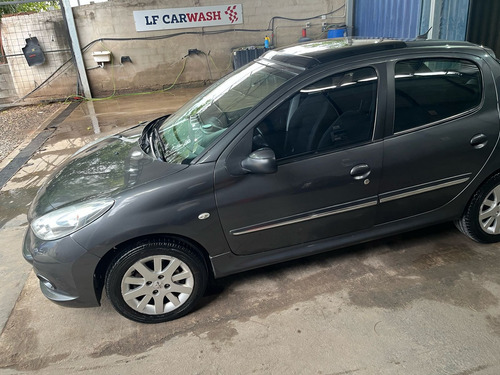Peugeot 207 1.4 Sedan Hdi Xt