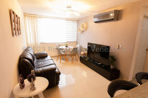 Imagen 5 de 27 de Apartamento Un Nivel Remodelado En Calle Cerrada En Venta En Los Naranjos Humboldt Caracas