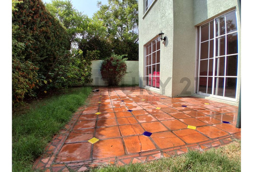 Se Arrienda Casa En Huechuraba En Condominio
